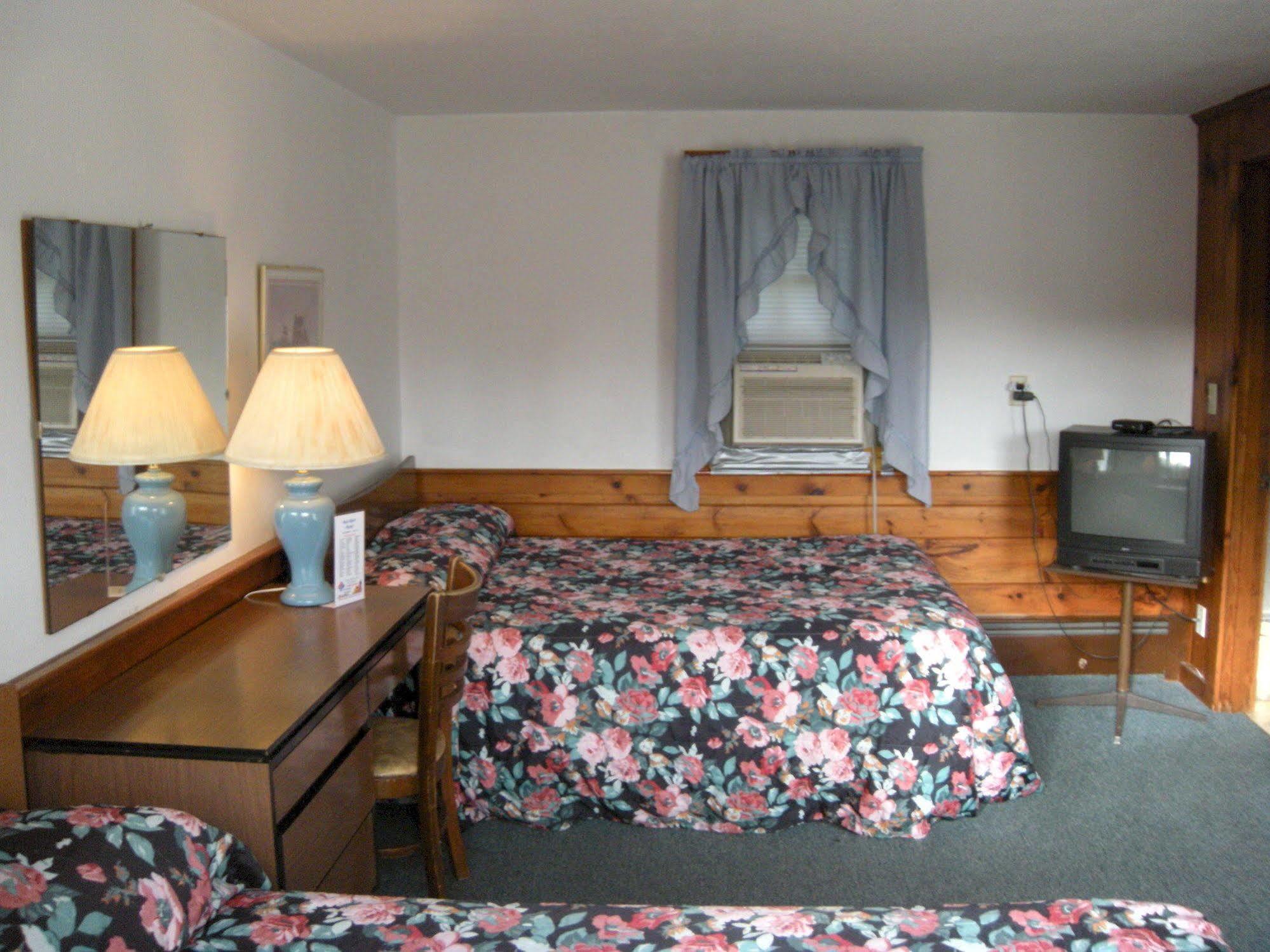 Bass River Motel Саут-Ярмут Экстерьер фото